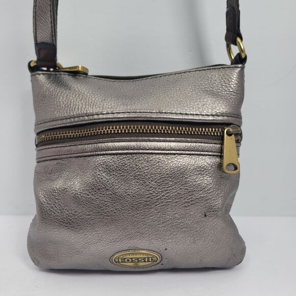 FOSSIL Women's Metallic Pewter Pebbled Leather Crossbody Bag - Picture 1 of 9